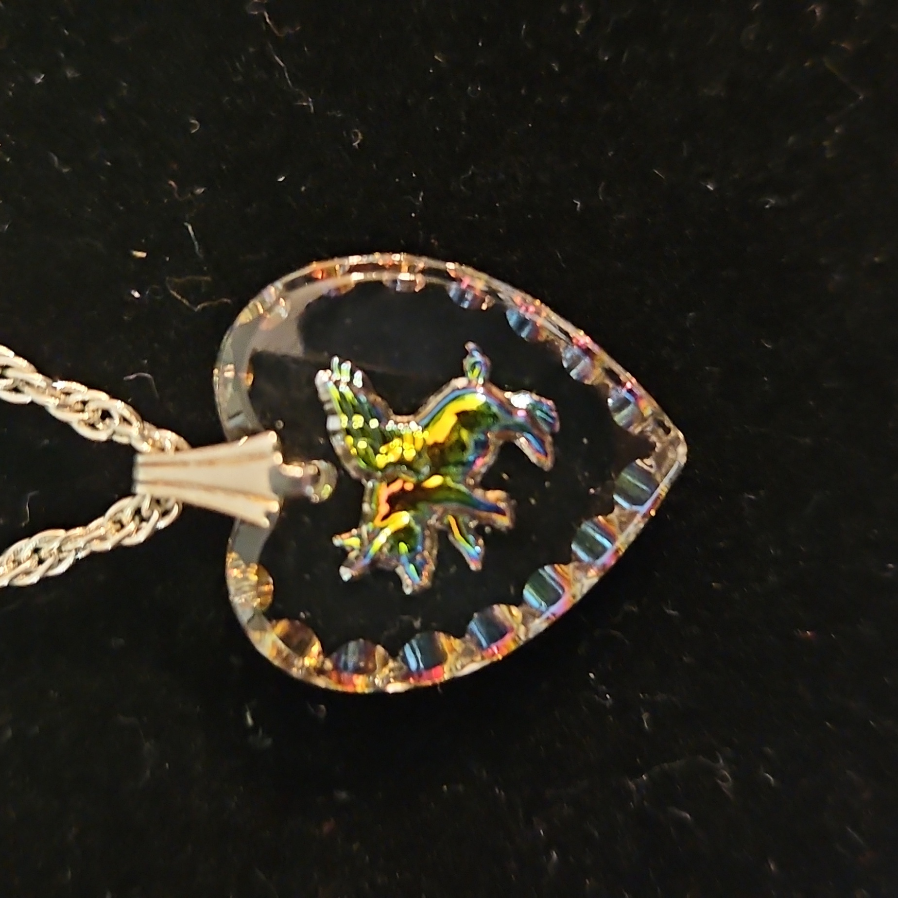 Flying Pig Heart Pendent Crystal Necklace On Silvertone Chain Nwot 15$